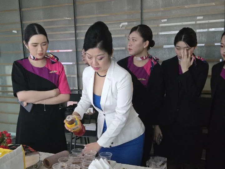 IETA students observing an inflight beverage service demonstration